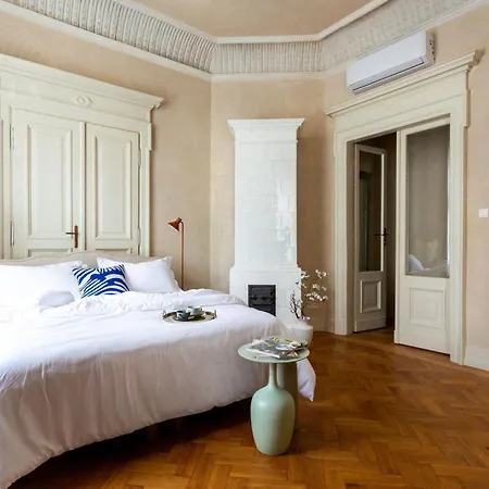 Le Jardin - Classy, Elegant In The Center 아파트 *