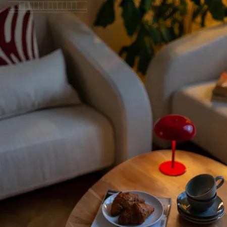 Fragola Le Jardin - Classy, Spacious Old Town Apartman *