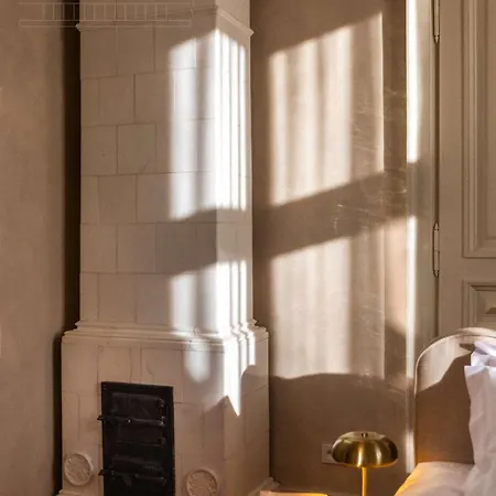 Fragola Le Jardin - Classy, Spacious Old Town Apartman *