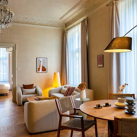 Apartman Fragola Le Jardin - Classy, Spacious Old Town