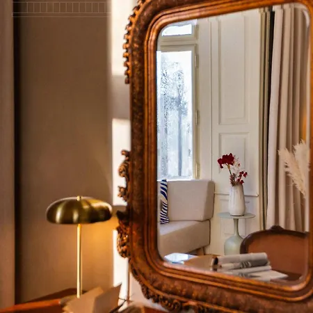 Fragola Le Jardin - Classy, Spacious Old Town *