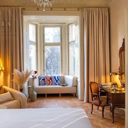 Apartman Fragola Le Jardin - Classy, Spacious Old Town *