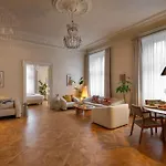 Fragola Le Jardin - Classy, Spacious Old Town Lejlighed