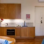 Fragola Le Jardin - Classy, Spacious Old Town