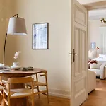 Fragola Le Jardin - Classy, Spacious Old Town