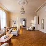 Fragola Le Jardin - Classy, Spacious Old Town Lejlighed *
