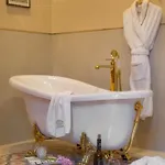 Fragola Le Jardin - Classy, Spacious Old Town *