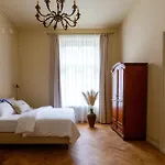 Fragola Le Jardin - Classy, Spacious Old Town