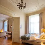Lejlighed Fragola Le Jardin - Classy, Spacious Old Town