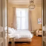 Fragola Le Jardin - Classy, Spacious Old Town Lejlighed